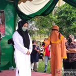 Mantan pejabat Aceh Timur di cambuk 15 kali