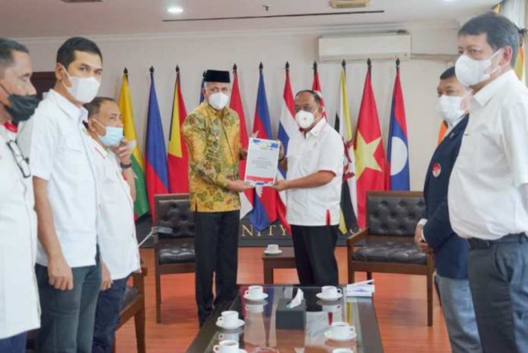 Nova serahkan dokumen usulan pembangunan fasilitas PON Aceh-Sumut 2024
