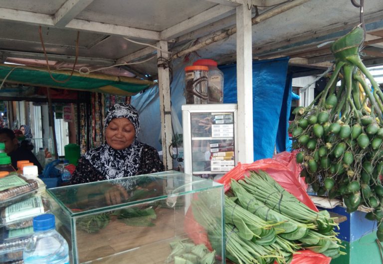 Kisah Fatmawati berjualan sirih selama 53 tahun