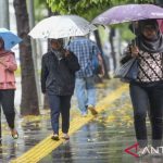 BMKG prakiraan hujan lebat melanda kota besar di Indonesia