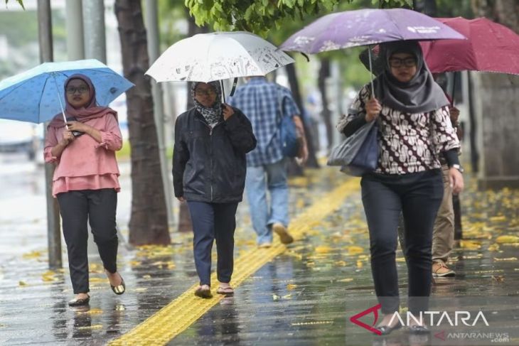 BMKG prakiraan hujan lebat melanda kota besar di Indonesia