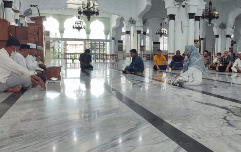 Warga Medan dan Cianjur masuk islam di Aceh