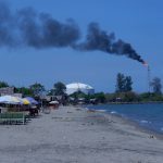 Menikmati Akhir Pekan di Pantai Ujong Blang