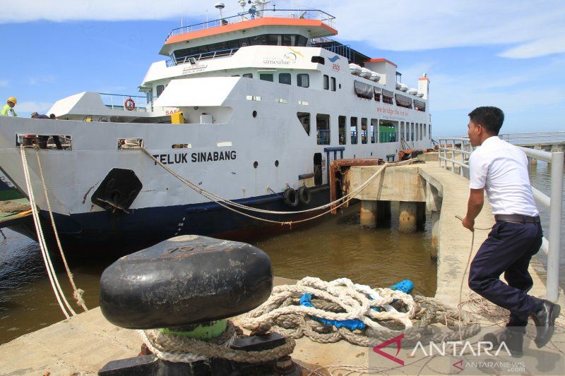 pelayaran kapal feri dari Simeulue dihentikan