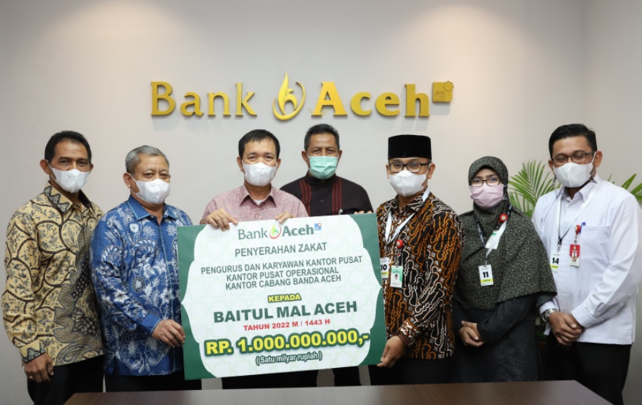 Bank Aceh salurkan zakat karyawan Rp2,2 miliar lewat baitul Mal