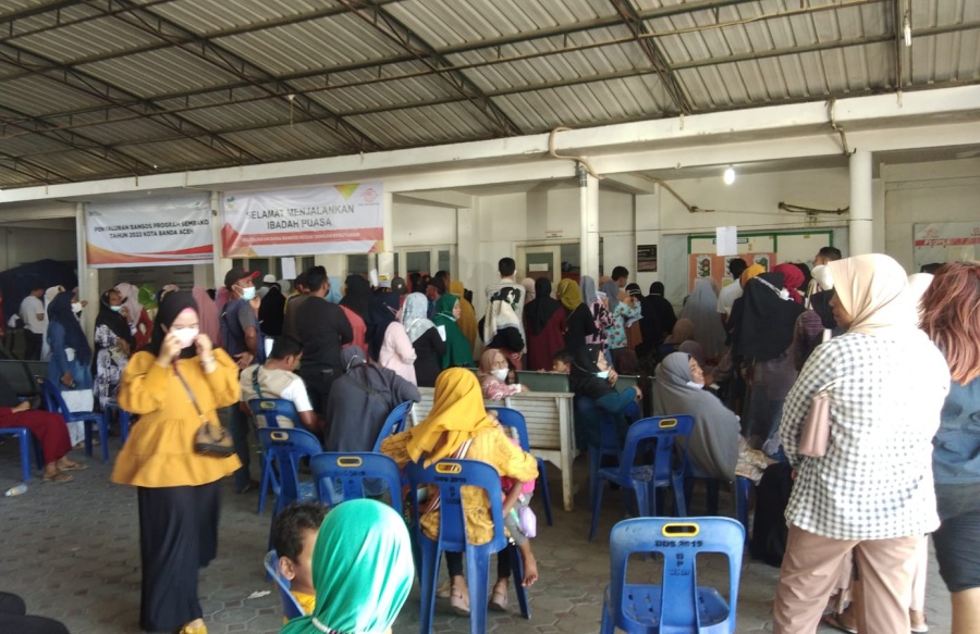 Sebanyak 47.779 warga Banda Aceh dapat BLT minyak goreng dan sembako Rp500 ribu