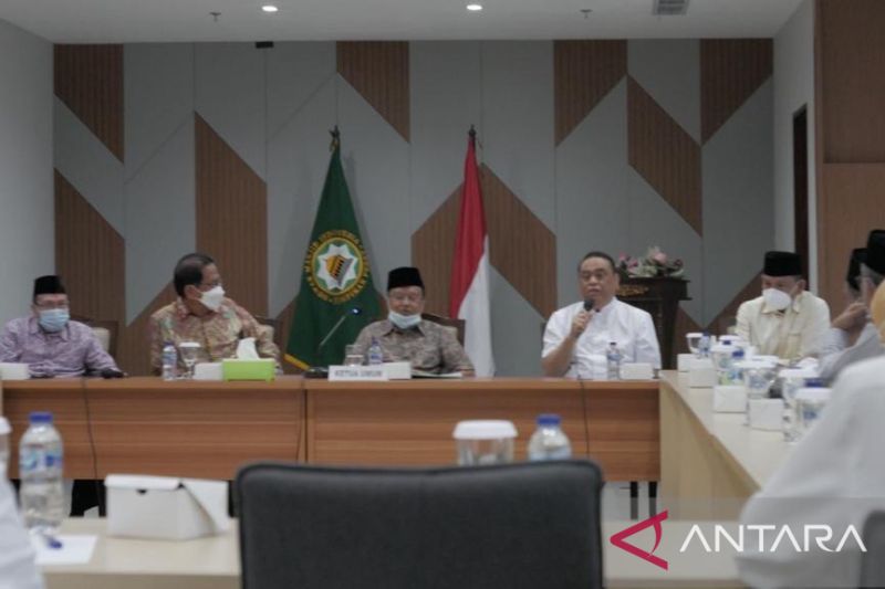 Dewan Masjid Indonesia pecat Arief Rosyid