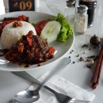 Kiat makan nasi Padang tanpa khawatir kolesterol