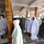 Sebagian warga Aceh Timur rayakan lebaran 3 Mei 2022