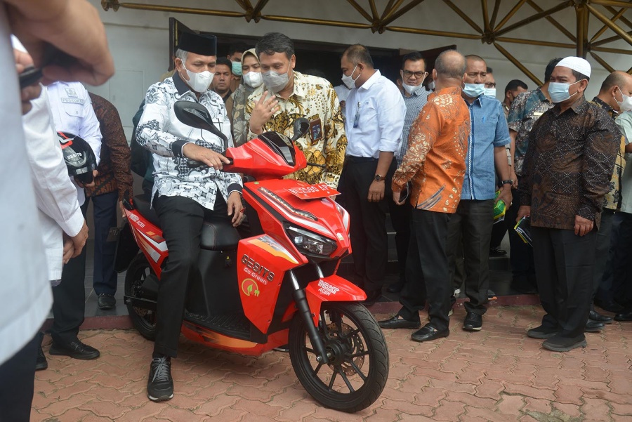 Pemerintah Aceh terbitkan instruksi gubernur penggunaan motor listrik berbasis baterai