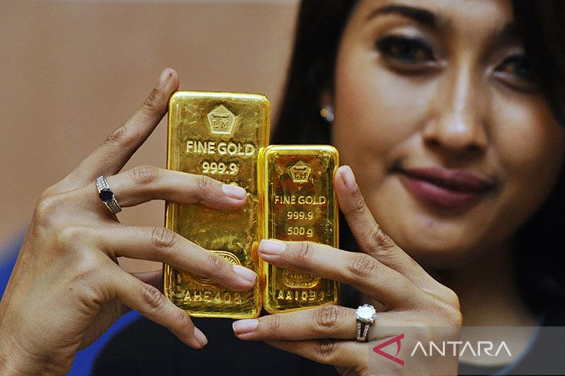 Harga emas batangan turun Rp6 ribu per gram