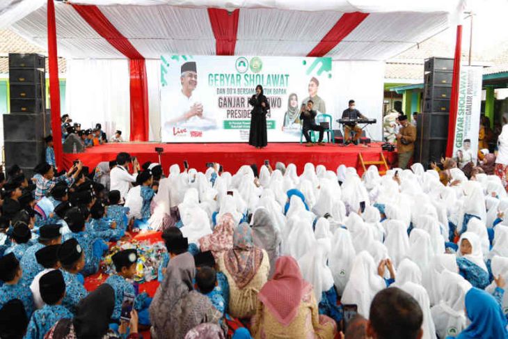 Ribuan santri di Jawa Barat doakan Ganjar Pranowo Presiden 2024