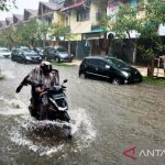 BMKG ingatkan potensi hujan lebat disertai angin kencang di barat Aceh