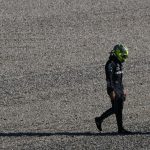 Hamilton minta maaf ke Mercedes setelah kecelakaan di kualifikasi