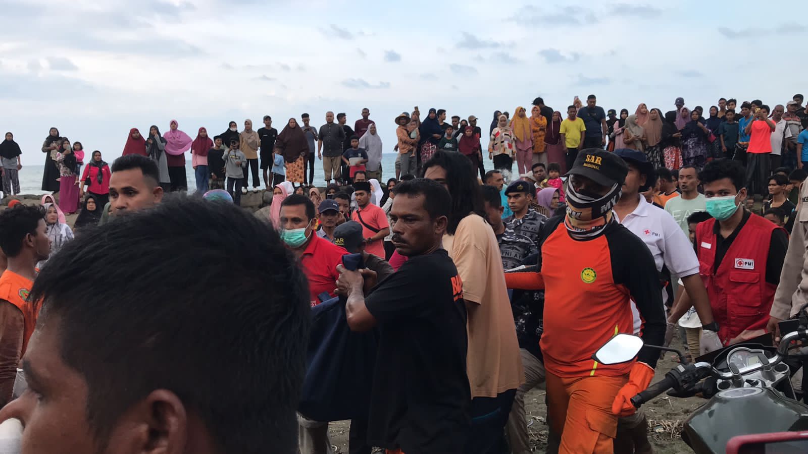 Pemuda tenggelam di Pantai Manohara ditemukan tak bernyawa