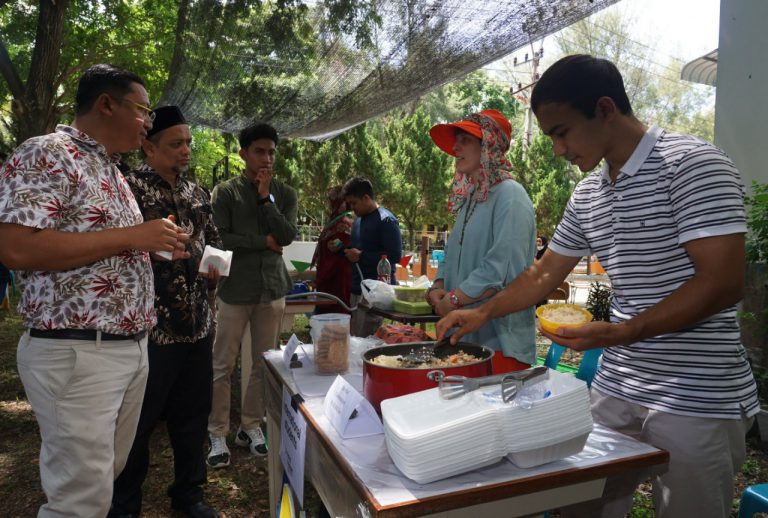 Mini bazar OIA USK hadirkan makanan Turkmenistan-Australia