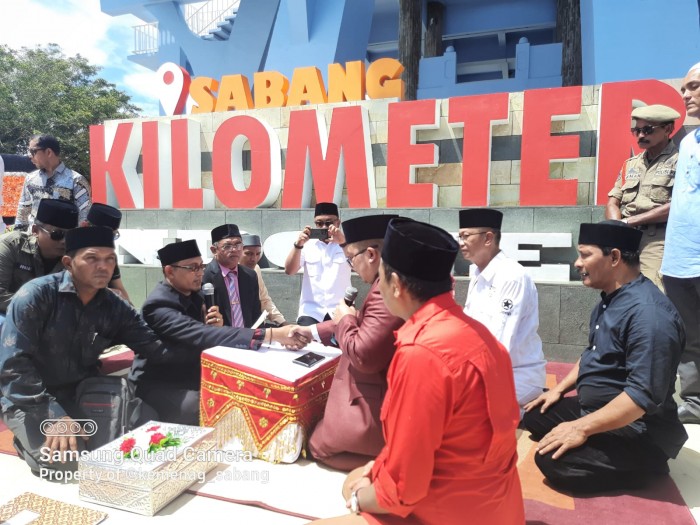 Nur Salam dan Astuti akad nikah di Tugu Nol Kilometer Sabang