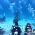 Bendera merah putih berkibar di dasar laut Sabang