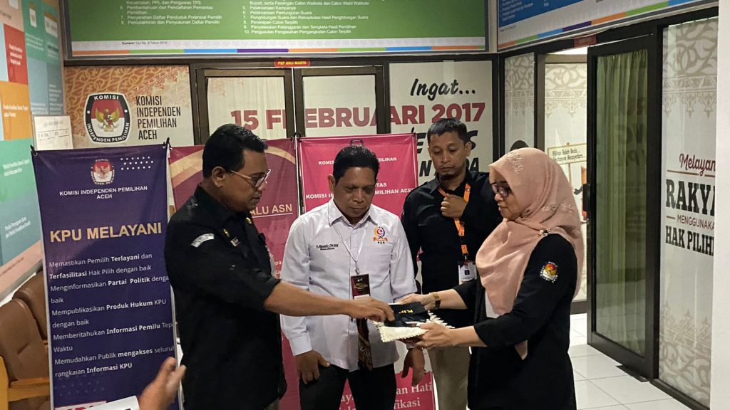 KIP Aceh kembalikan dokumen pendaftaran PAR