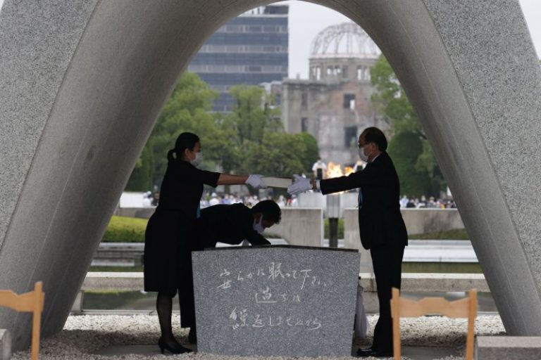 Profesor Jepang berupaya hilangkan "mitos" bom atom Amerika