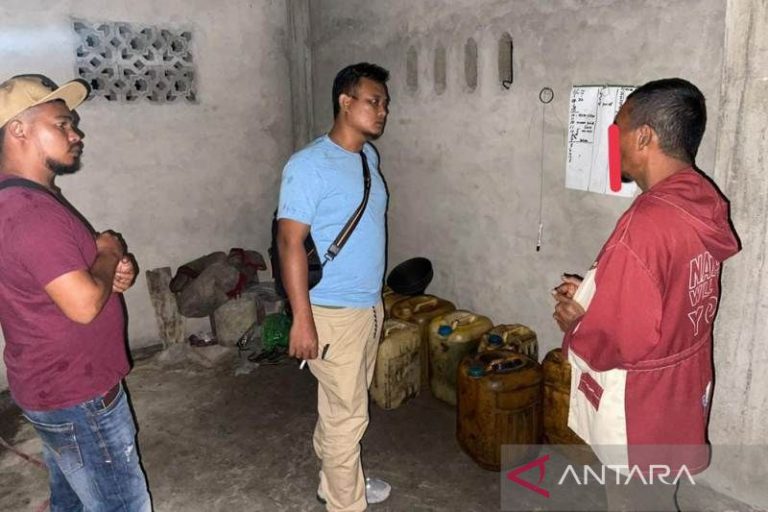 Polres Nagan Raya tangkap penimbun ratusan liter BBM subsidi