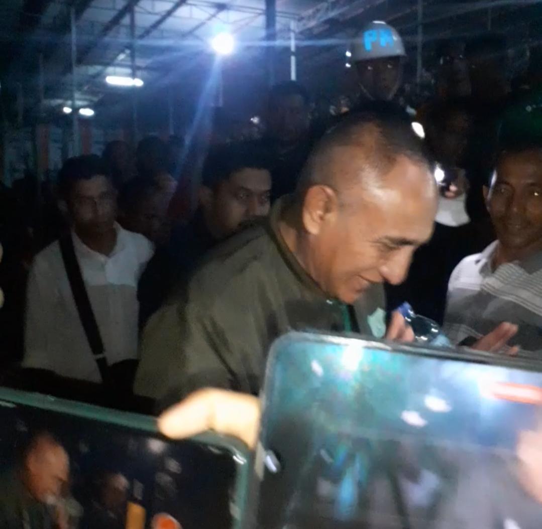 Lampu padam, Gubernur Sumut tinggalkan Stadion Dimurthala Lampineung