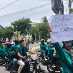 Ribuan mahasiswa geruduk kantor gubernur Aceh