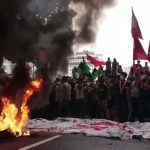 Aksi bakar ban akhiri demonstrasi di kantor Pertamina Aceh
