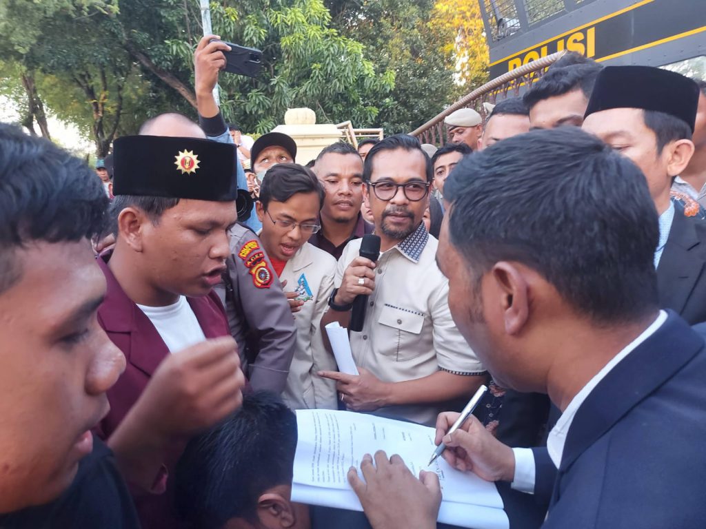 Tujuh Fraksi DPR Aceh tolak kenaikan BBM