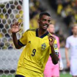 Alexander Isak dipastikan absen di Piala Dunia 2022