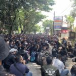 Ratusan Aremania unjuk rasa di Kejati Jatim terkait Tragedi Kanjuruhan