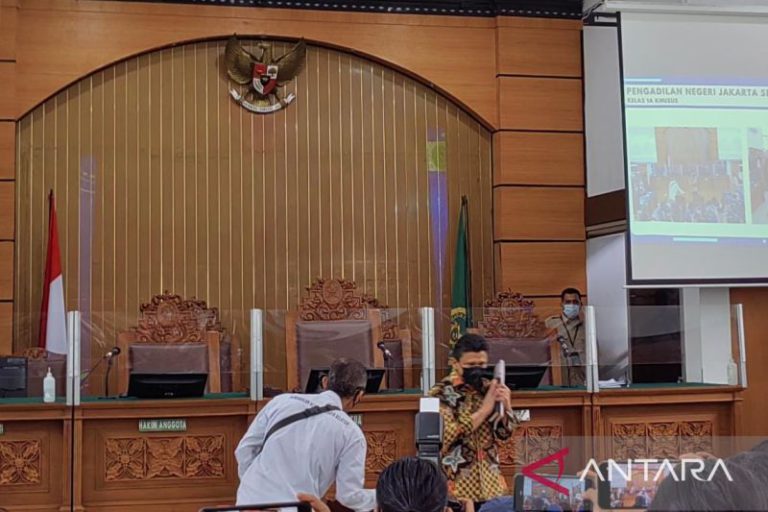 Ferdy Sambo kenakan sarung tangan saat eksekusi Brigadir J