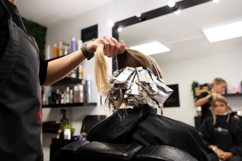 Sering gunakan pelurus rambut berbahan kimia bisa picu kanker rahim