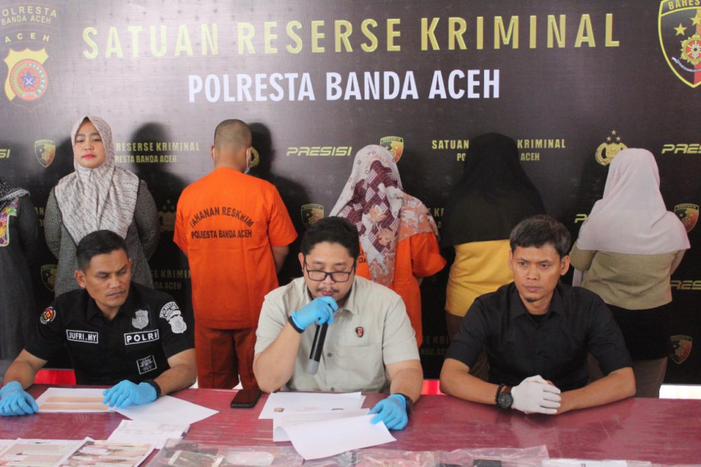 Menyamar jadi pelanggan, polisi tangkap lima PSK di Aceh