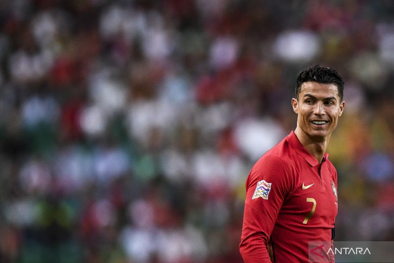Ronaldo pesepak bola pertama yang cetak gol dalam lima Piala Dunia