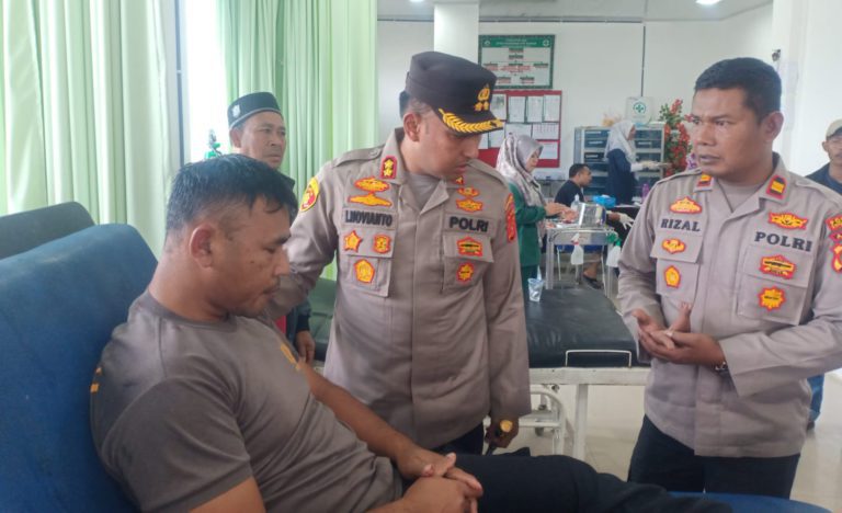 Dua polisi di Bener Meriah dibacok saat amankan orang gangguan jiwa