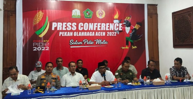 PJ Bupati dan PB PORA saat melaksanakan konferensi Pers PORA ke 14.