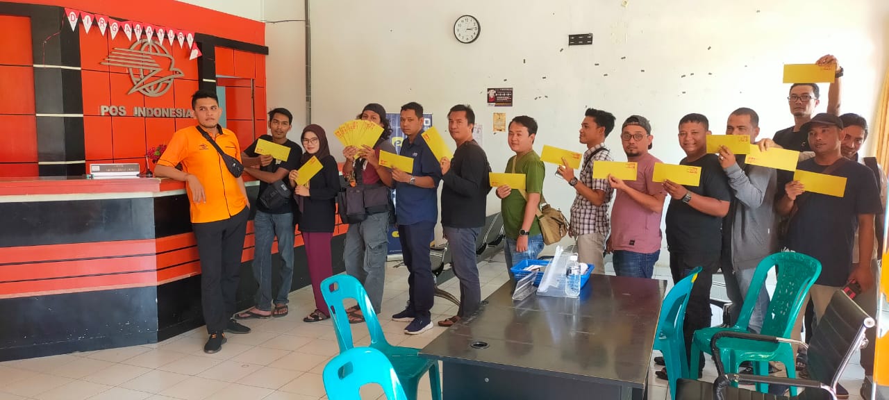 Belasan jurnalis kirim surat pertanyaan ke Pj Bupati Aceh Barat lewat Kantor Pos