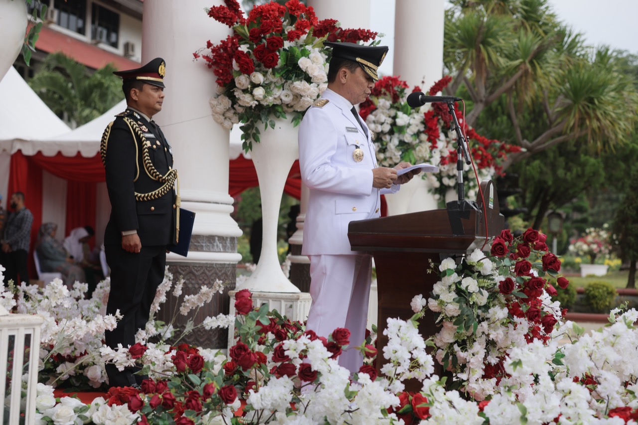 Achmad Marzuki inspektur upacara Hari Pahlawan di Aceh