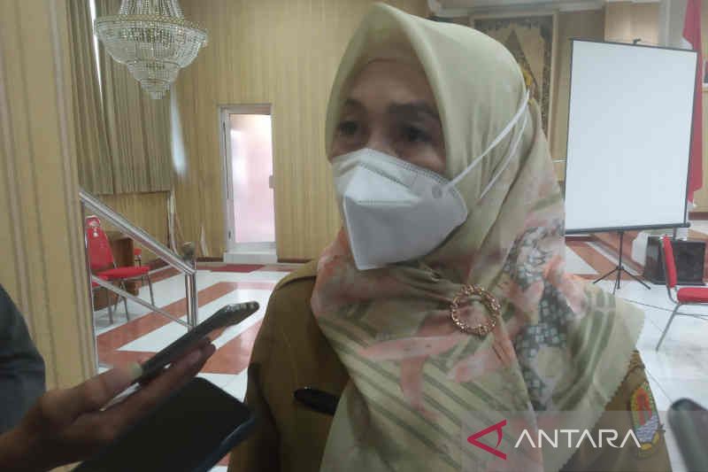 Dinkes Cirebon pecat dua honorer yang digerebek warga di puskesmas