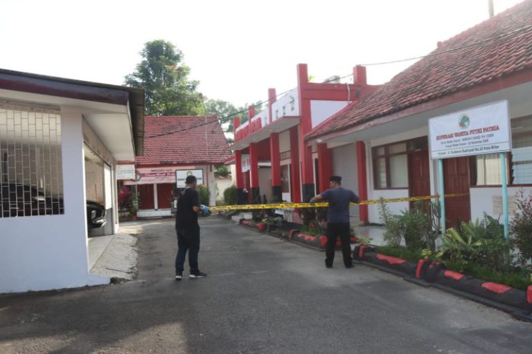 Polisi dalami pelat merah diduga mobil perampok rumah dinas Walkot Blitar