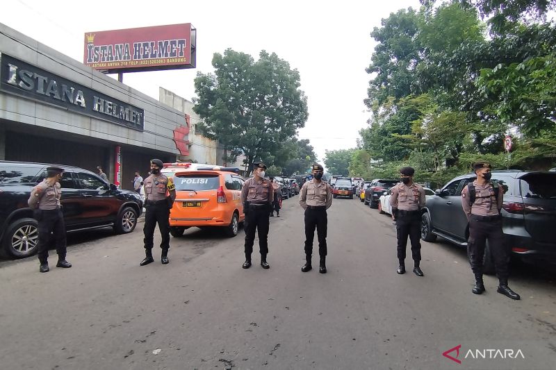 Polsek di Bandung diguncang bom bunuh diri, satu orang tewas