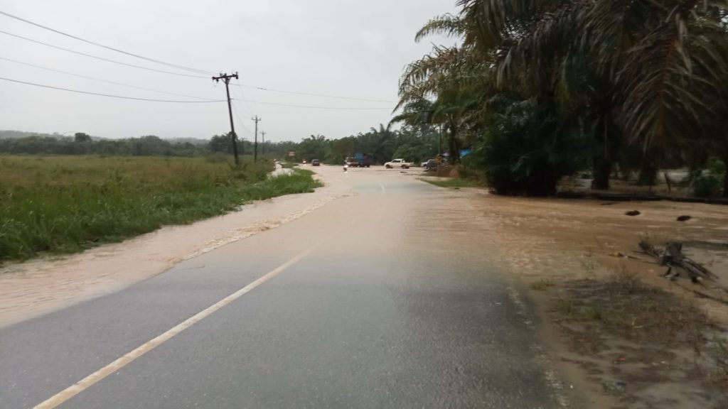 Banjir rendam lintasan Subulussalam-Tapaktuan