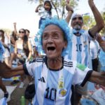 Argentina berpesta di tengah krisis mencekik