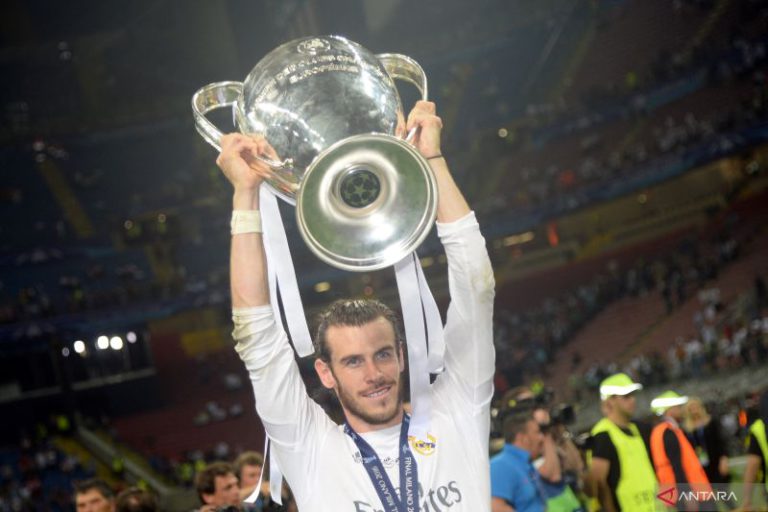 Pensiun dari sepak bola, Bale memulai kariernya sebagai pegolf