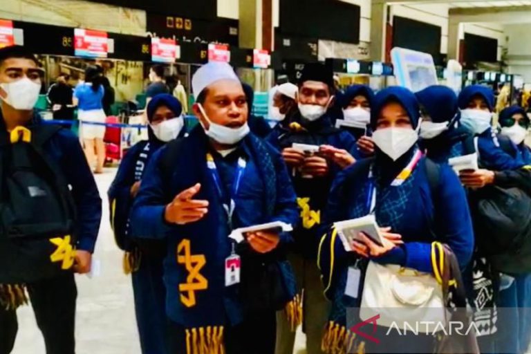 12 jemaah umrah asal Aceh diberangkatkan ke Saudi setelah sempat telantar