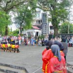 Kapal pesiar MV Coral Geographer bersandar perdana di Sabang