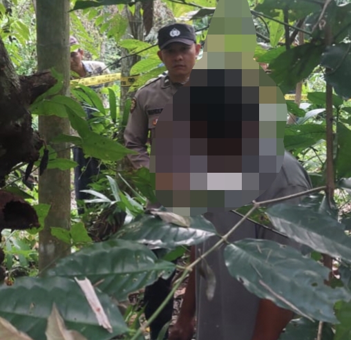 Seorang pria di Pidie ditemukan tewas tergantung di pohon coklat