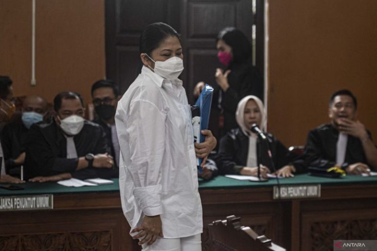 Putri sebut Brigadir J ancam bunuh orang-orang terdekatnya