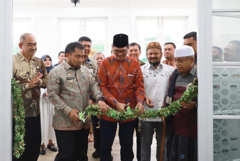 Pj Bupati Aceh Besar imbau warga gunakan layanan Bank Aceh